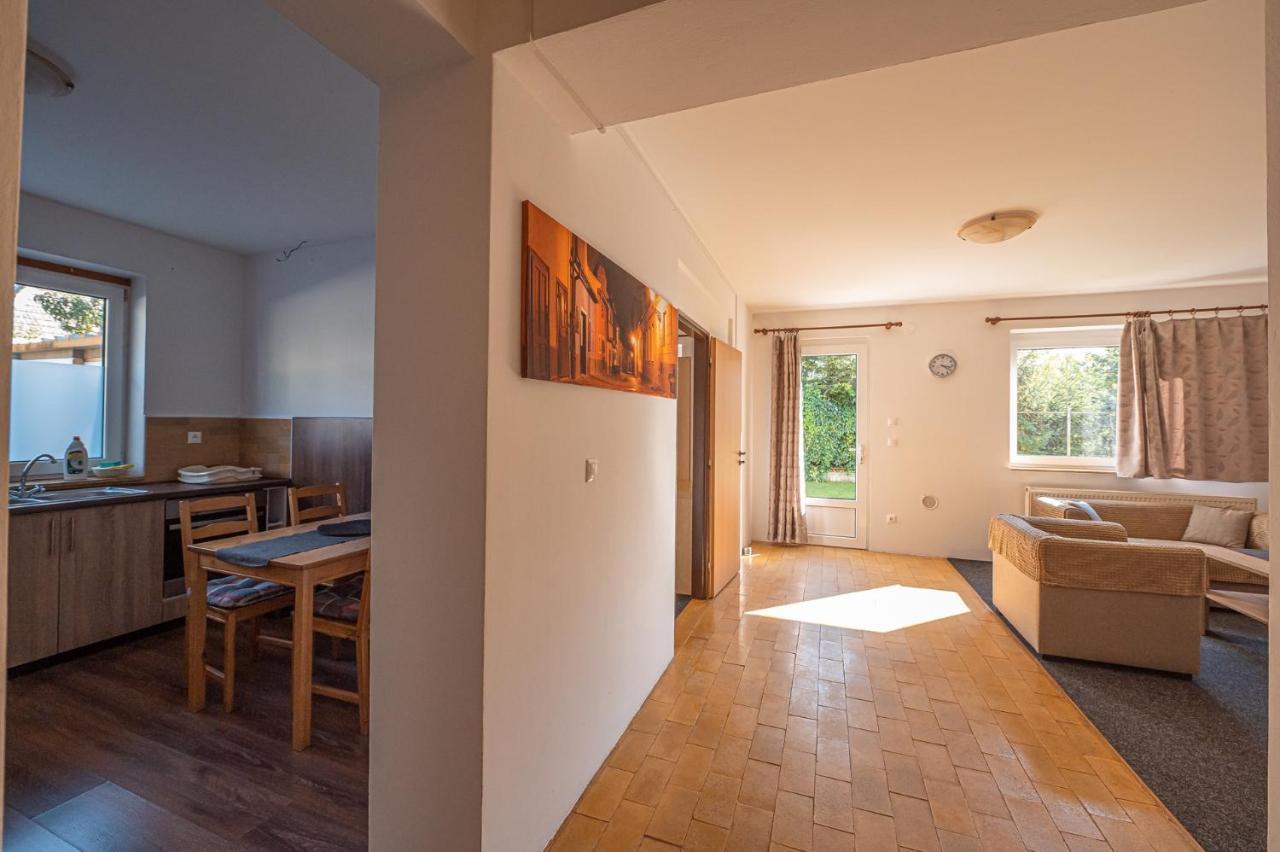 Xlsuite Apartment Comfort Piest'any Exterior foto